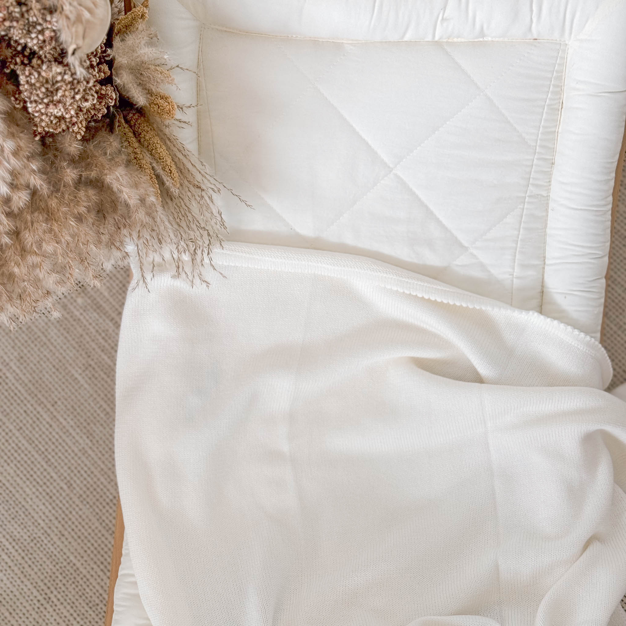 Scalloped Knit Blanket - Ivory