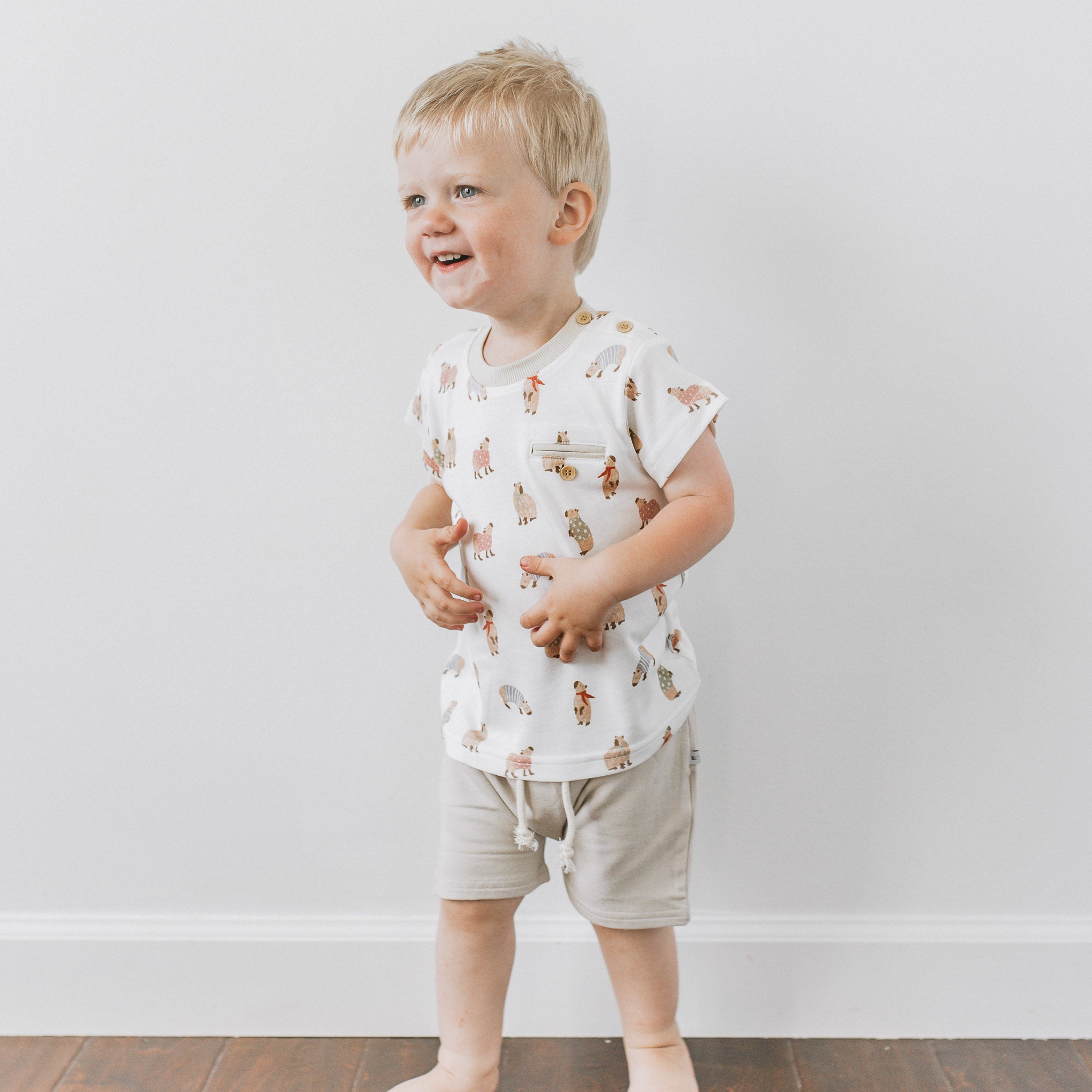 Pocket Tee - Capybara