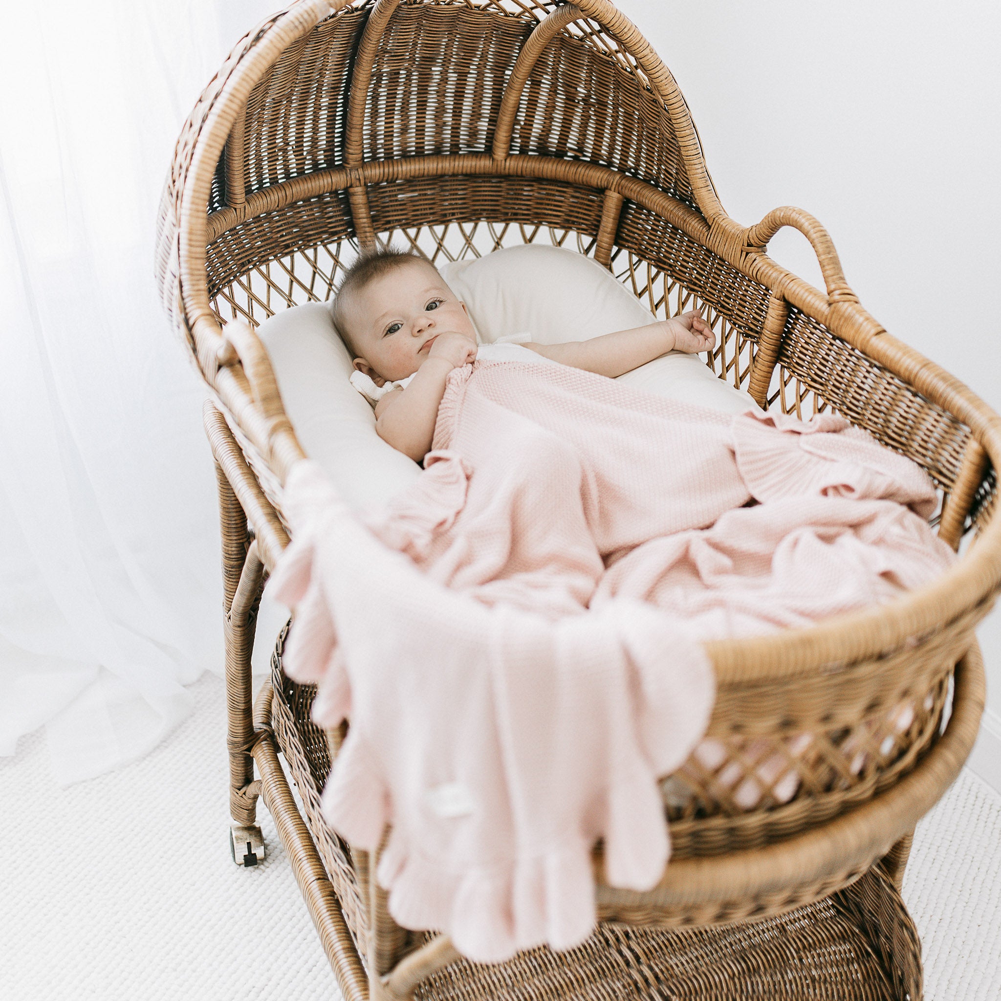 100% Bamboo Frill Blanket - Blush