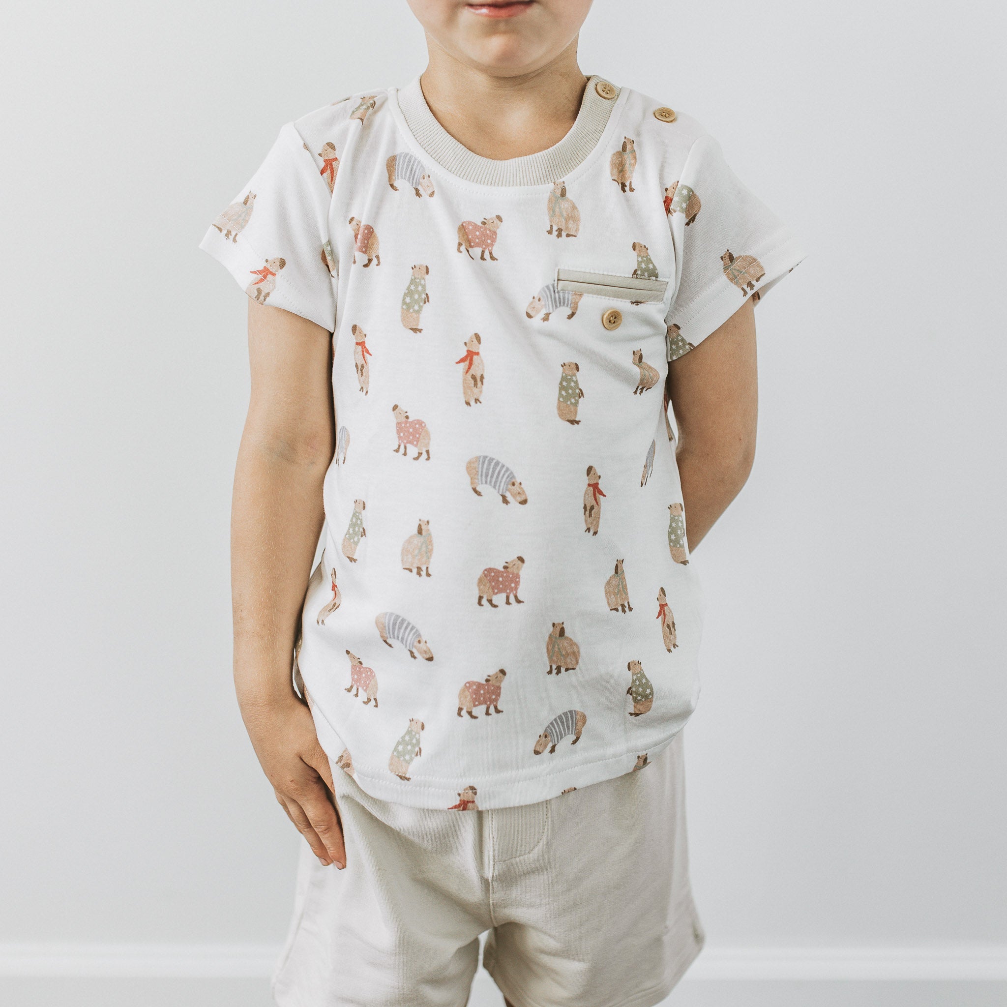 Pocket Tee - Capybara
