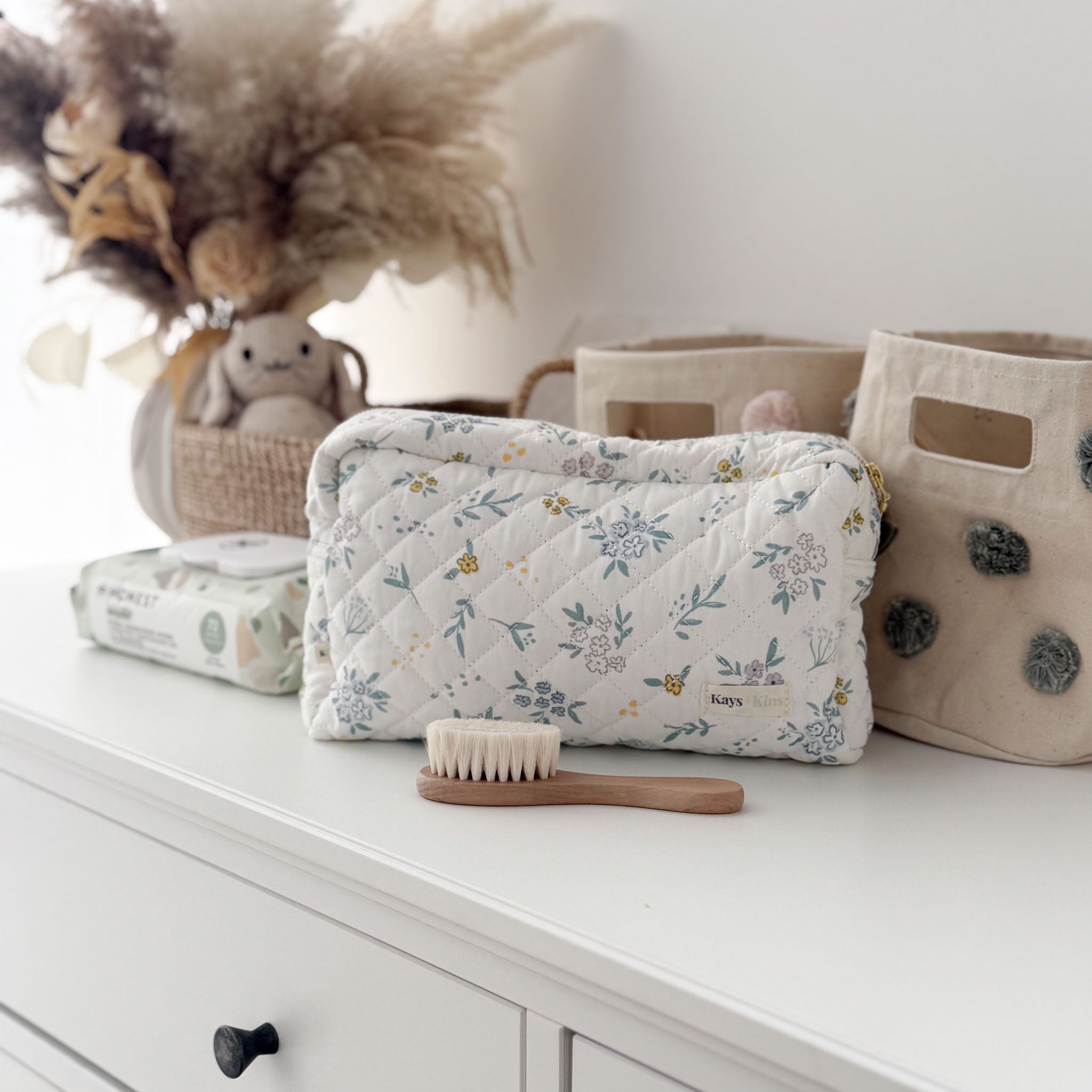 Toiletries_Pouch_Bloomlet_Lifestyle.jpg