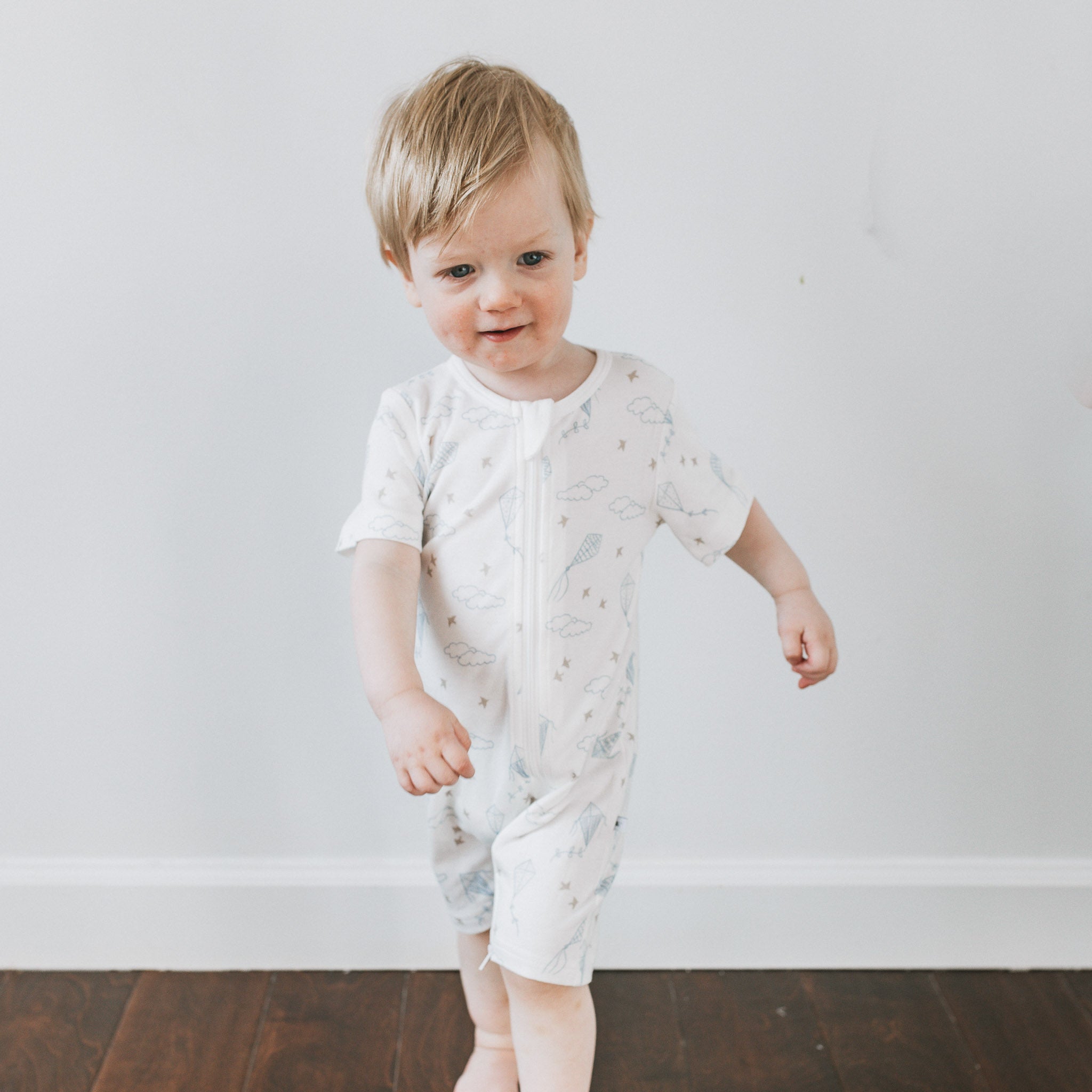Zipsuit_kites-1_35bde25e-c67c-4629-8e72-3868f39b0023.jpg